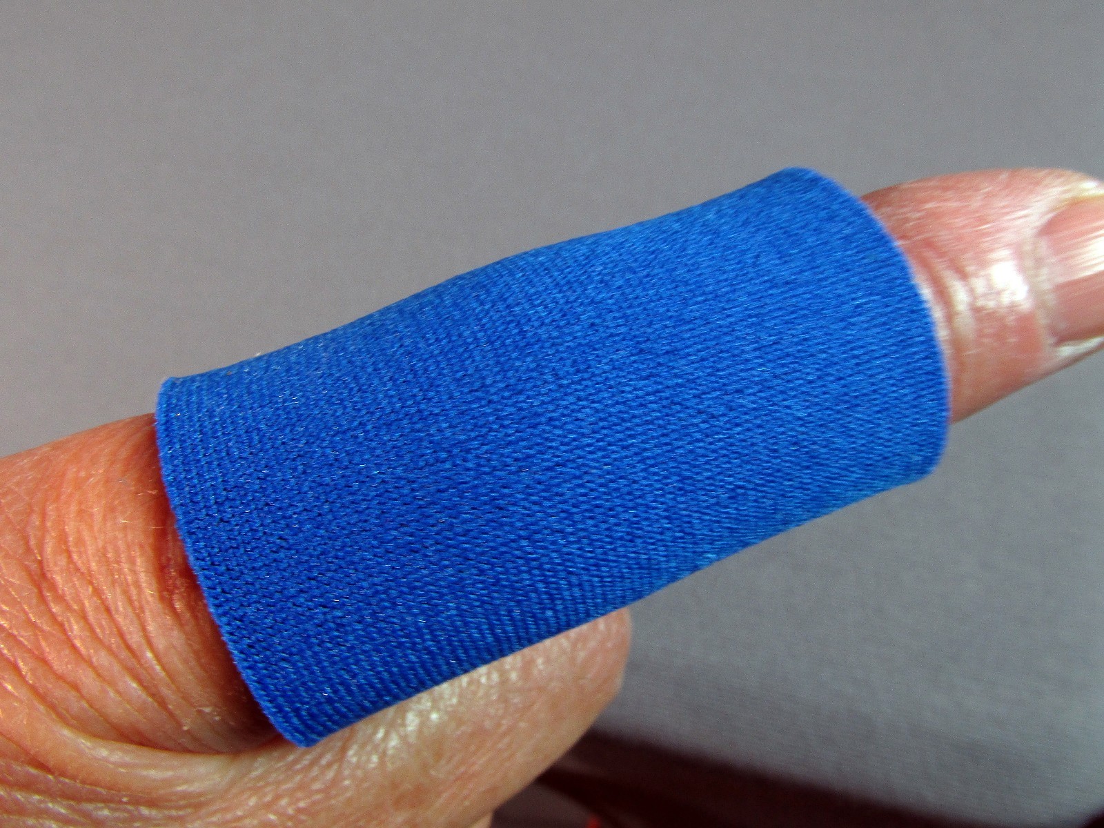 Finger brace for arthritis pain relief. The Finger Buddy.