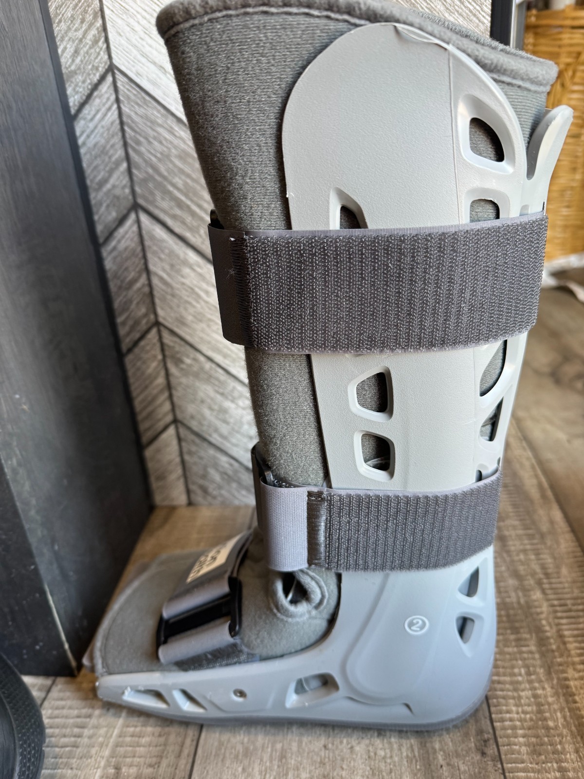 AIRCAST Walking Boot Size Small – Used Mid Calf Height Branded Union Hospital