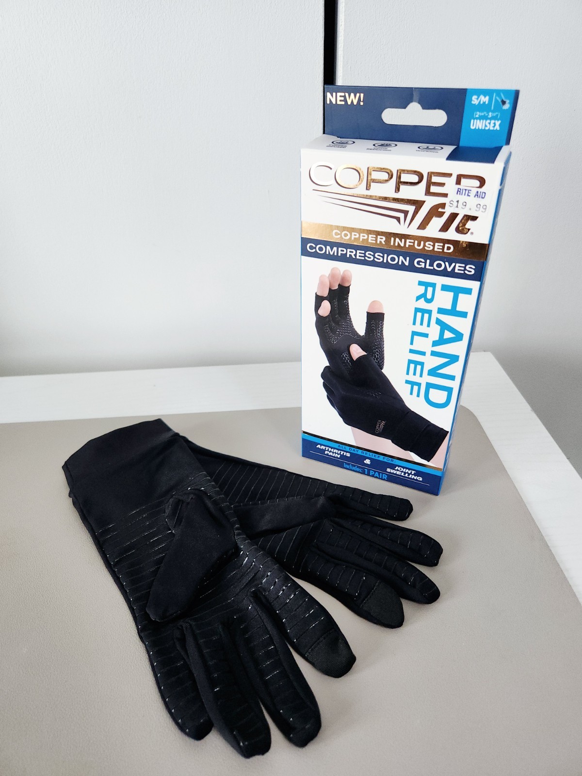 Copper Fit Unisex Full Finger Hand Relief Compression Gloves Small/Medium