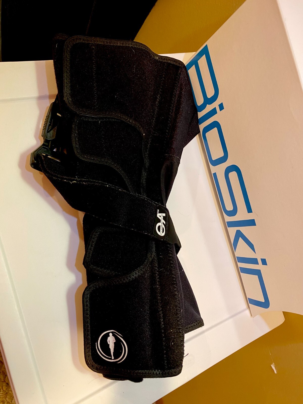 BioSkin Crossfire OA Knee Brace Size Large Left Leg Medial Right Leg Lateral