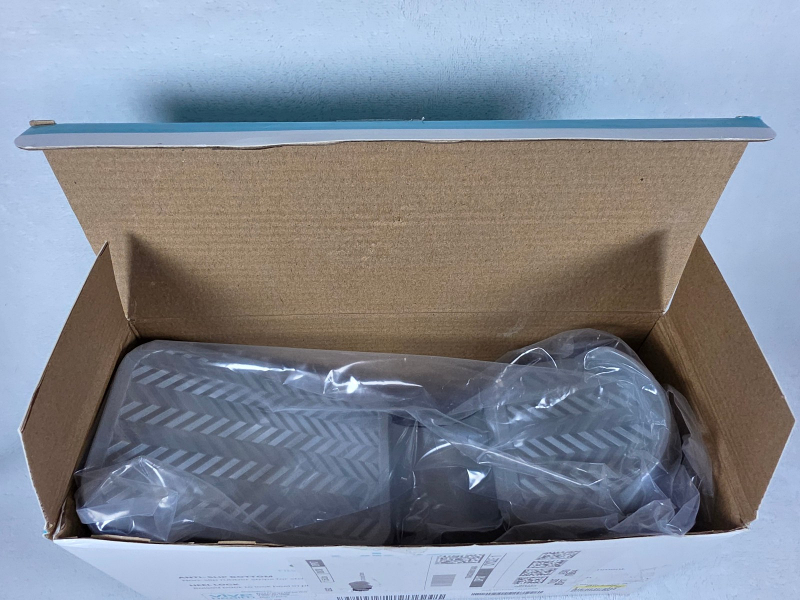 NEW IN BOX VIVE RHB2000 Foot Rocker Calf Stretcher Brace Gray non slip bottom