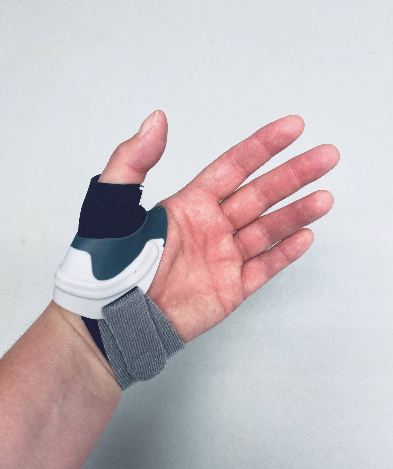 CMC Thumb Brace + 2 Undersleeves, Adjustable, Lightweight Waterproof Comfortable