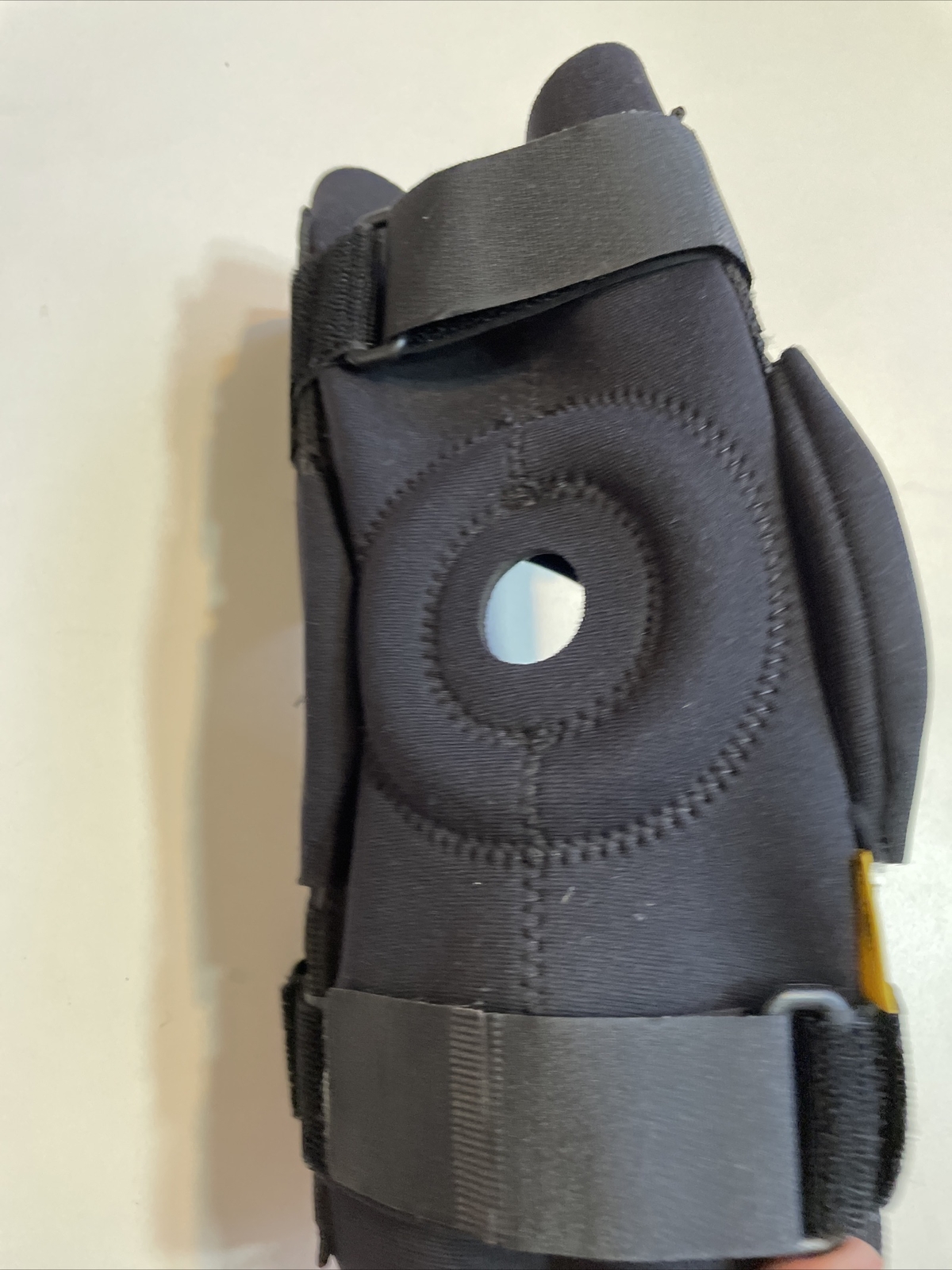 FUTURO Hinged Knee Brace, Adjustable