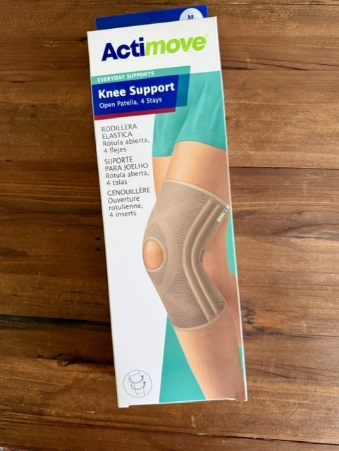 NIB Actimove Knee Support Brace Open Patella 4 Stays – Size M