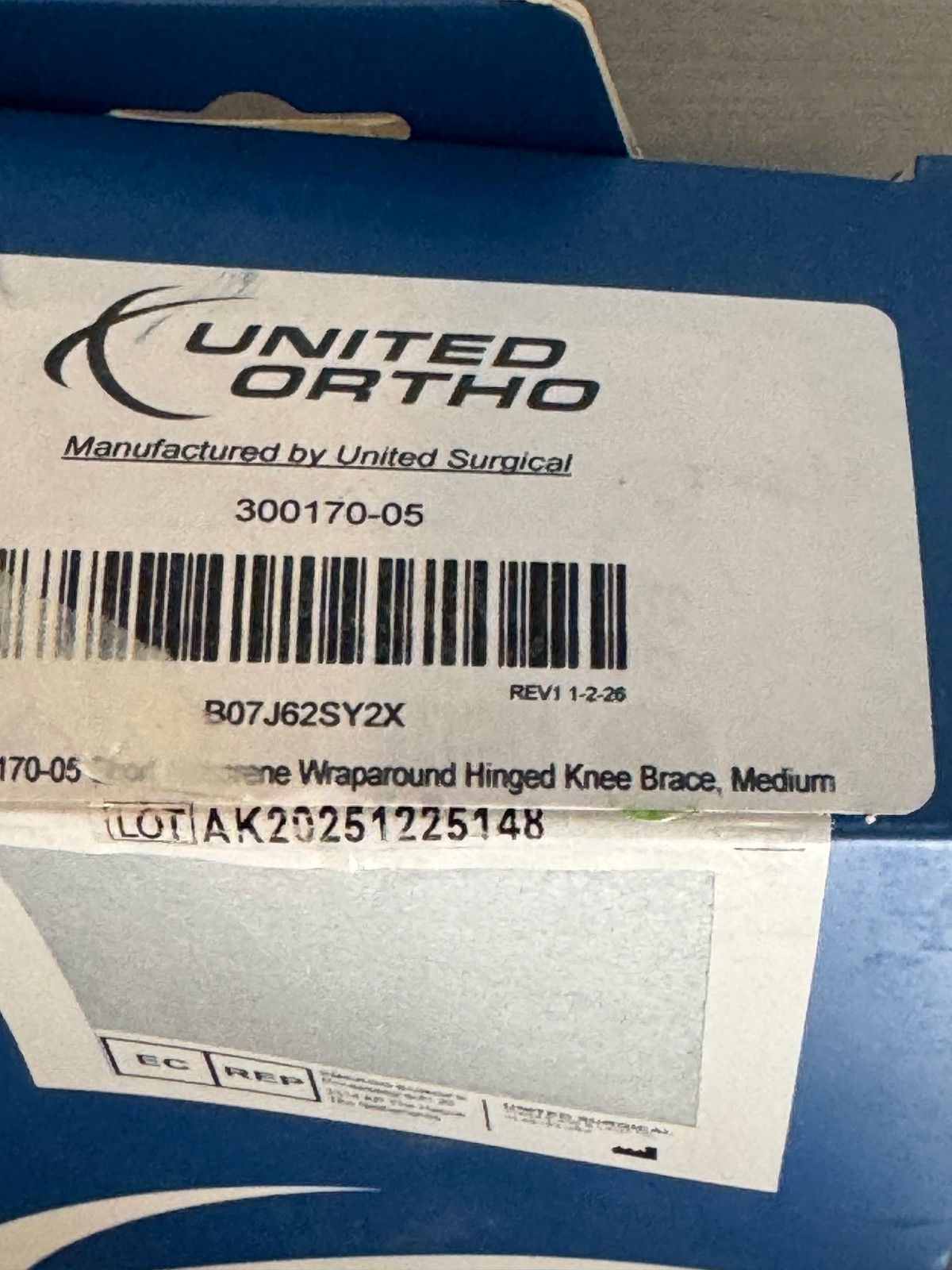United Ortho Knee Brace Unisex M Neoprene Wraparound Hinged Support 300170-05