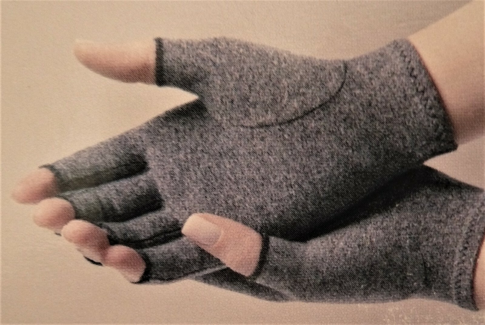 Walgreens Arthritis Gloves. 1 pair. LARGE. NEW !