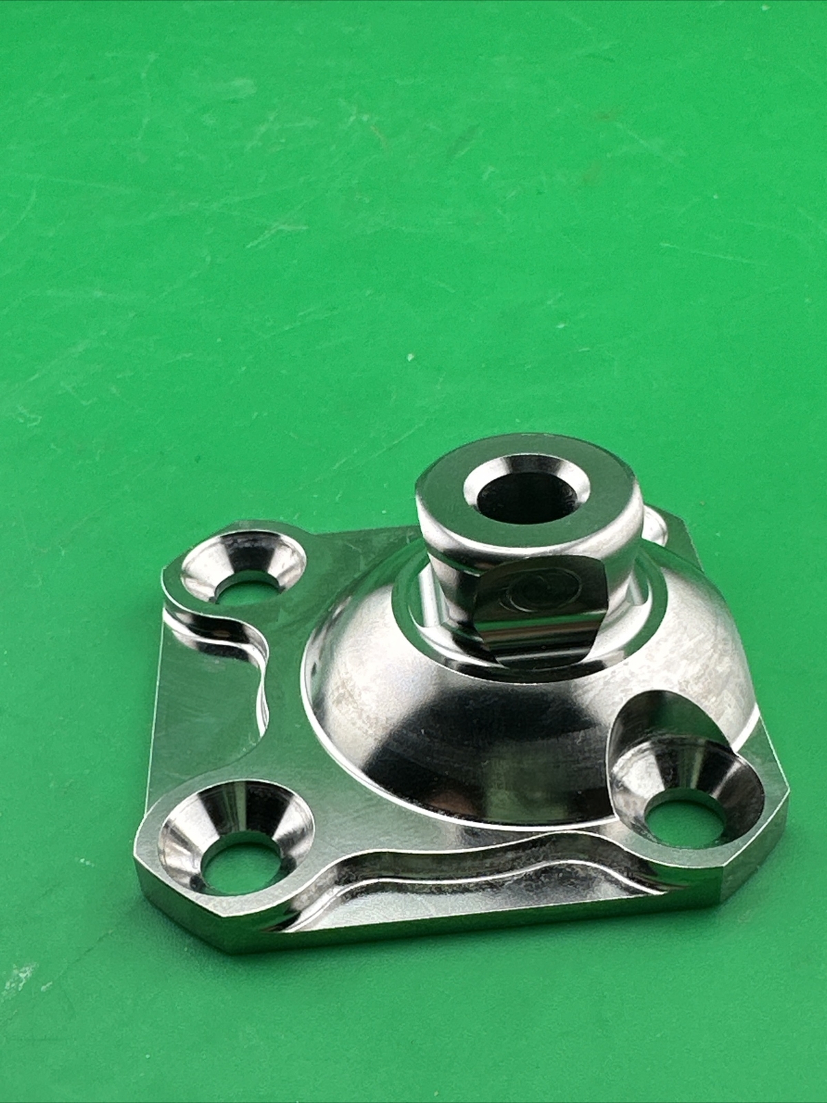 Ossur Single Off Set 4 Hole Pyramid Prosthetic Plate Reference Number A-235400