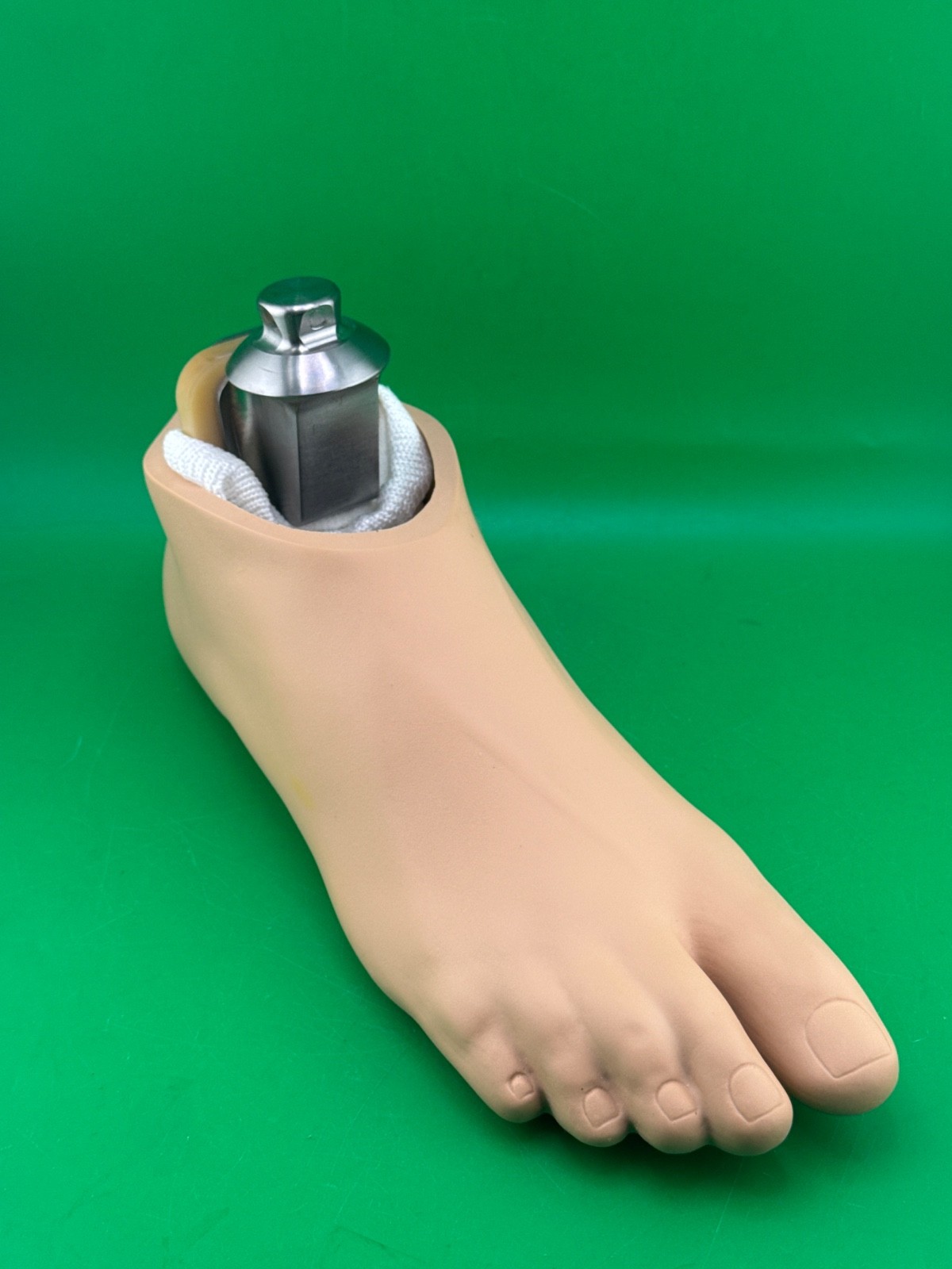 Freedom Maverick Comfort AT prosthetic Foot. Sz 26. Category 3. Right. Perfect