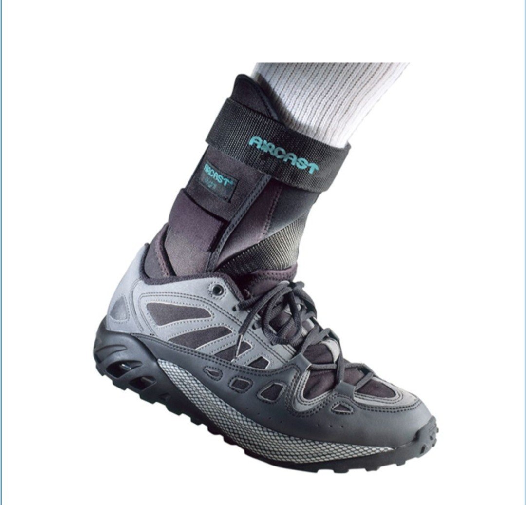 Aircast 02MLR Airsport Ankle Brace Large Right Size Men’s 11.½-13 Women’s 13-14½
