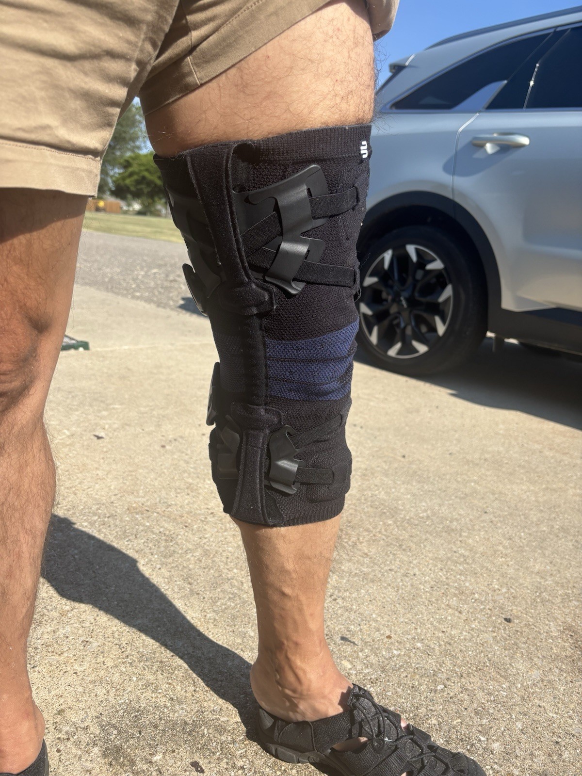 Bauerfeind GenuTrain OA Size 3 Knee Brace Support Left Medial Right Lateral