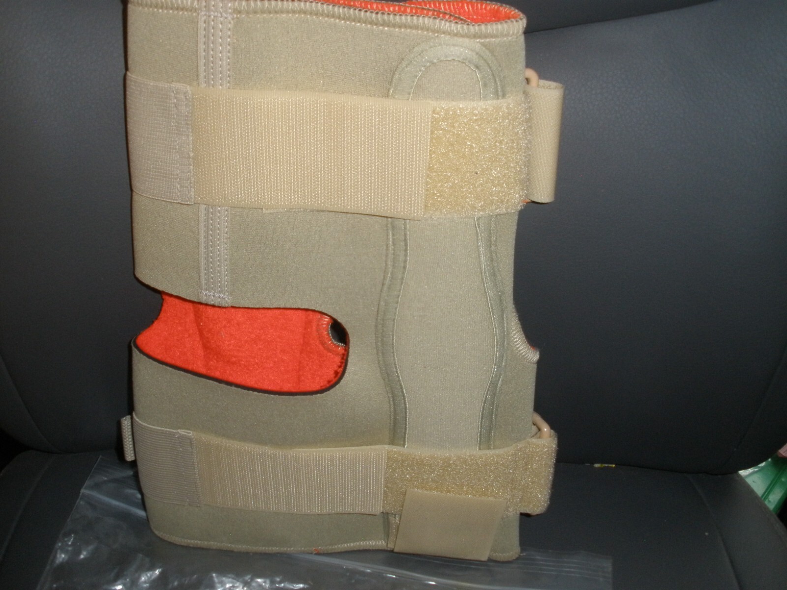 Thermoskin with Trioxon Swede-o Knee Medium Hinged Knee Wrap (SU37A)
