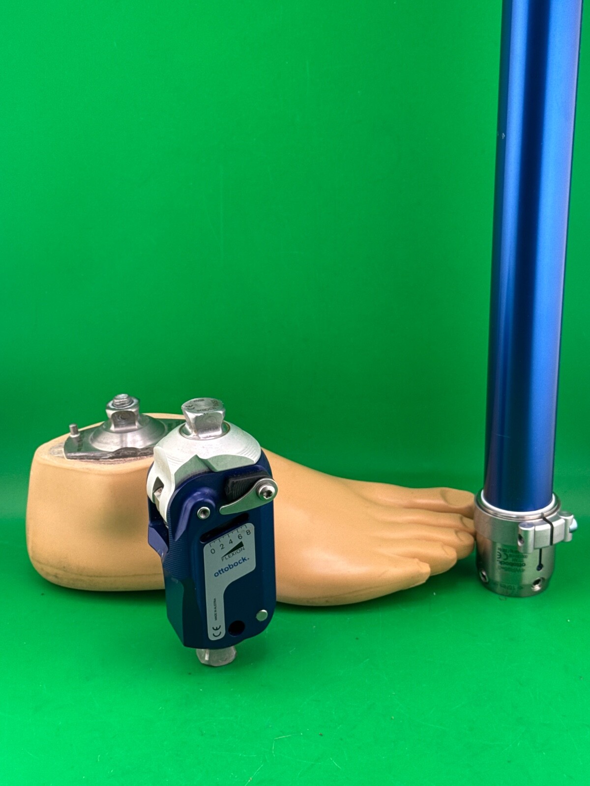 otto bock 3WR95 1WR95 4WR95=3 2WR95=1 aqua prosthetic. Knee, right foot sz 24