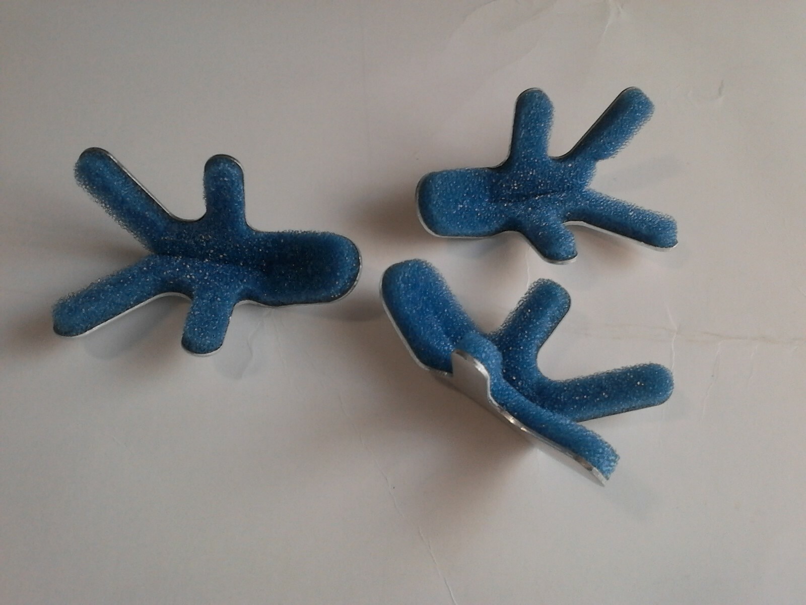 (Bundle!) 11 Frog/Toad Style Aluminum Finger Splints (Blue Foam) – (Never Used!)