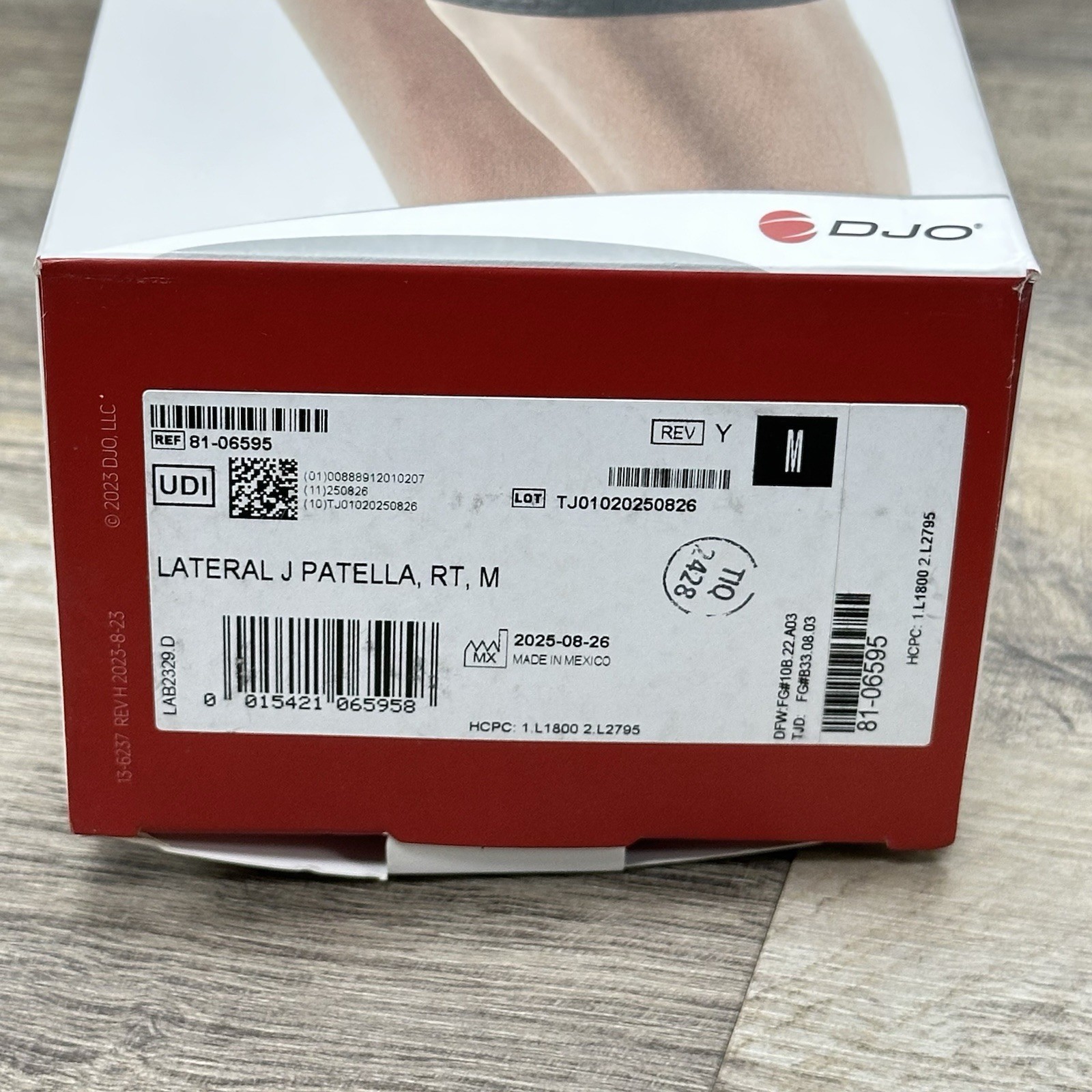 DonJoy Lateral J Patella Knee Support Brace w/ Hinge: Drytex, Right Leg, MEDIUM