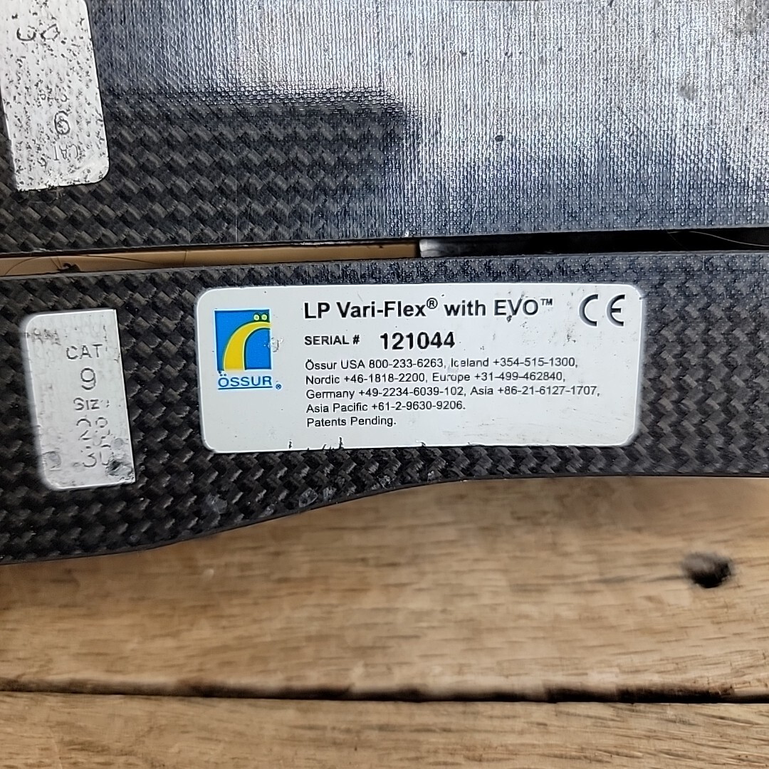 LP VARI-FLEX with EVO LOW PROFILE PROSTHETIC FOOT Sz 28 – 30 / CAT 9 RIGHT LEFT