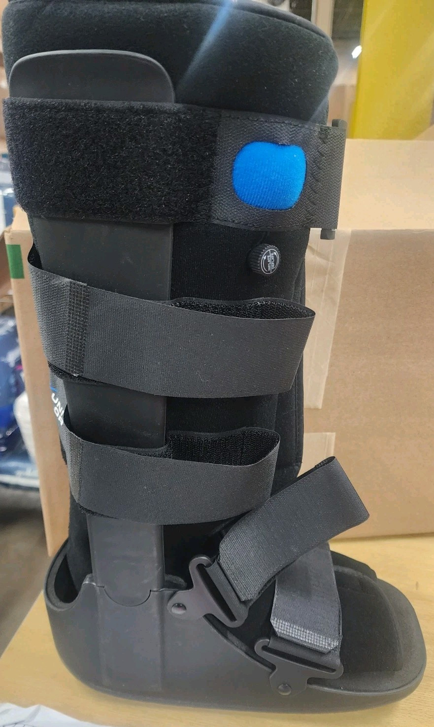 United Ortho Black Short Air Com Walker Fracture Boot Size Medium. Ms112
