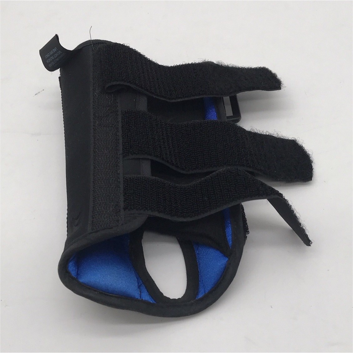 Formfit Small Adjustable Wrist Brace for Stabilization, Black/Blue