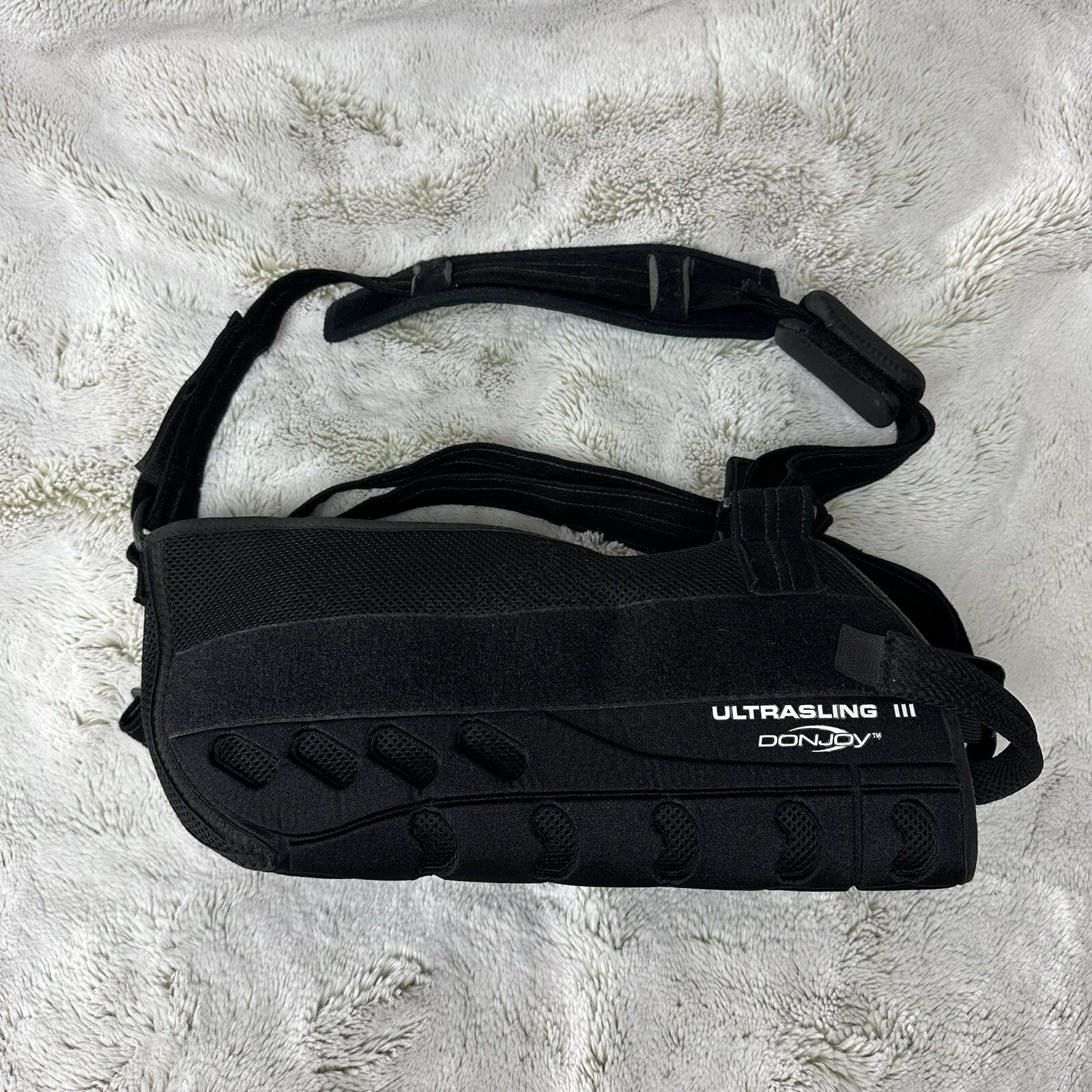 DonJoy UltraSling Ill, Right and/or Left Shoulder Support Sling Size Medium