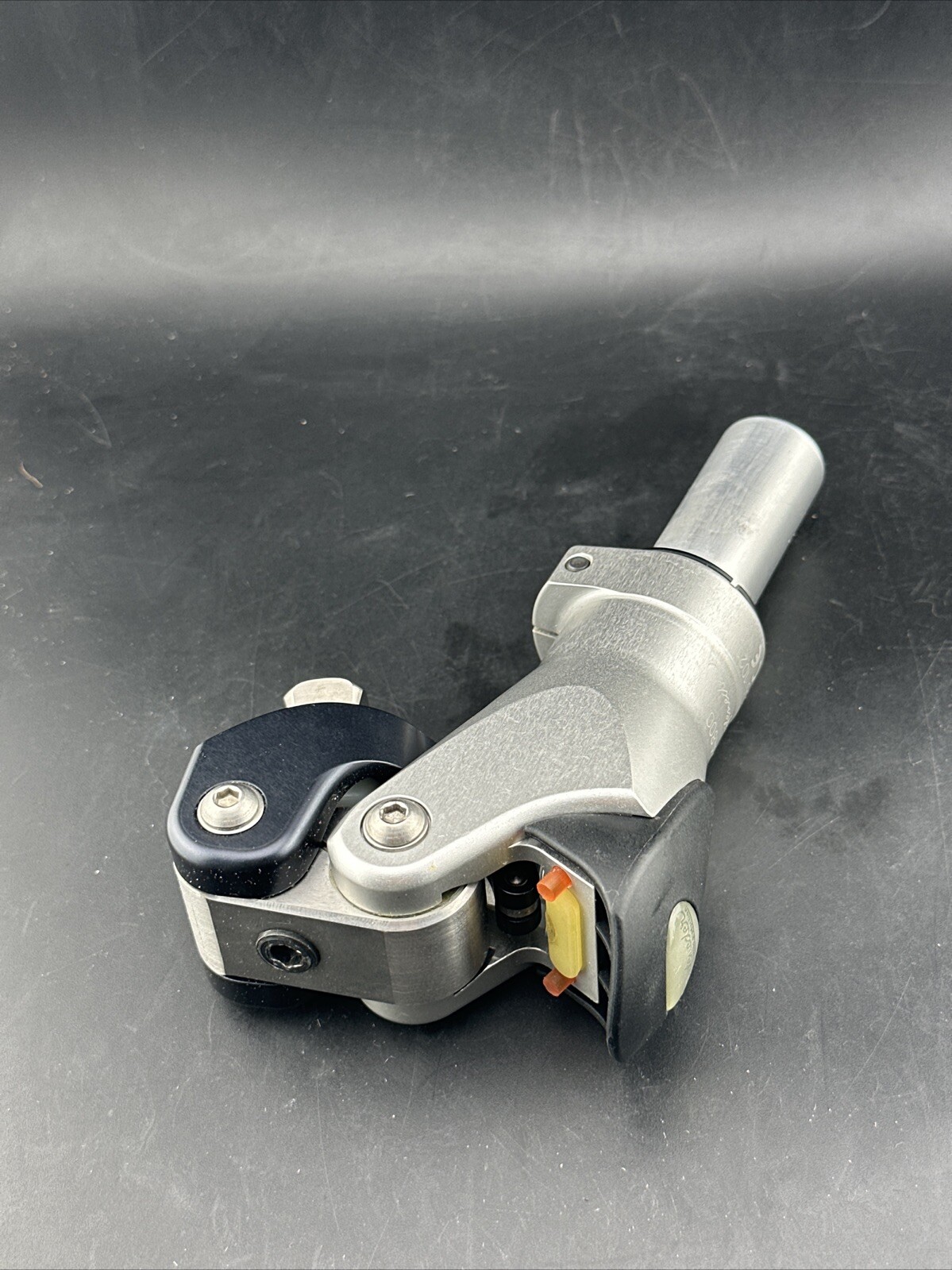 Streifeneder 3a800 Prosthetic Knee.