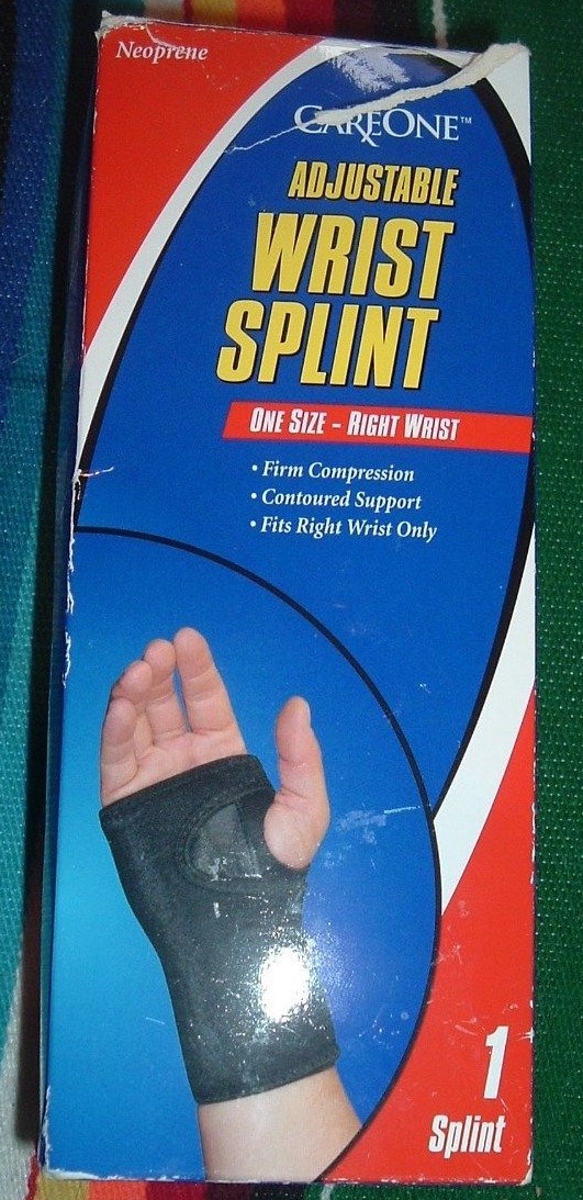 CAREONE ADJUSTABLE WRIST SPLINT-ONE SIZE-RIGHT WRIST-1 SPLINT-SEE DESCRIPTION
