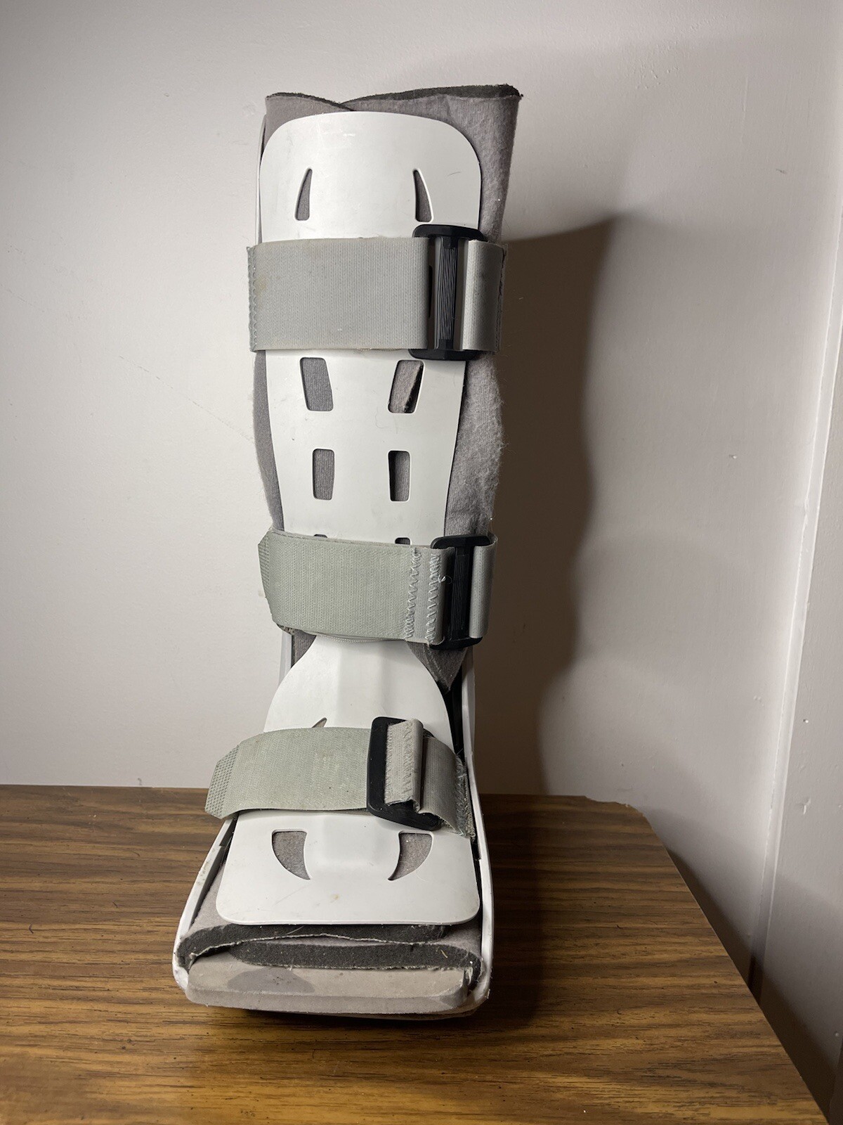 Aircast FP Walker Walking Boot Size Medium 01F-M – No Pump Used