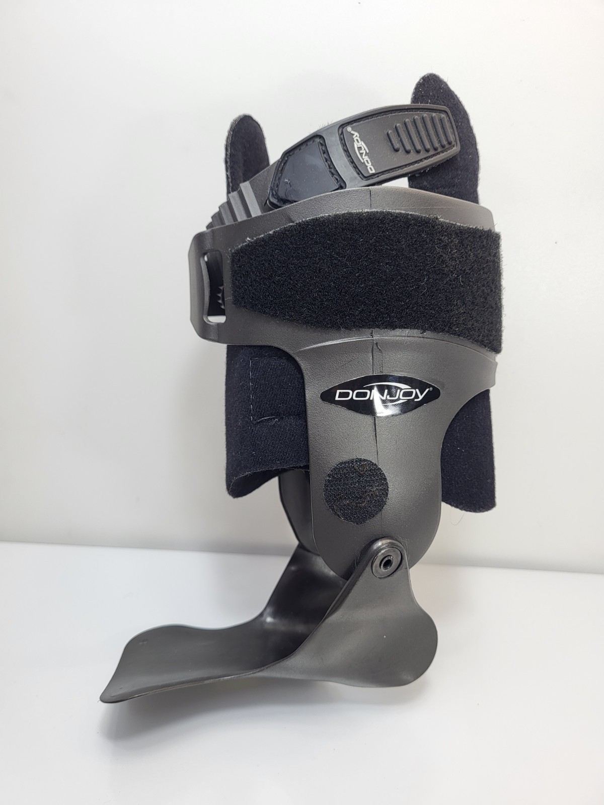 DONJOY Velocity Light Support Right Wide Small Black Ankle Support