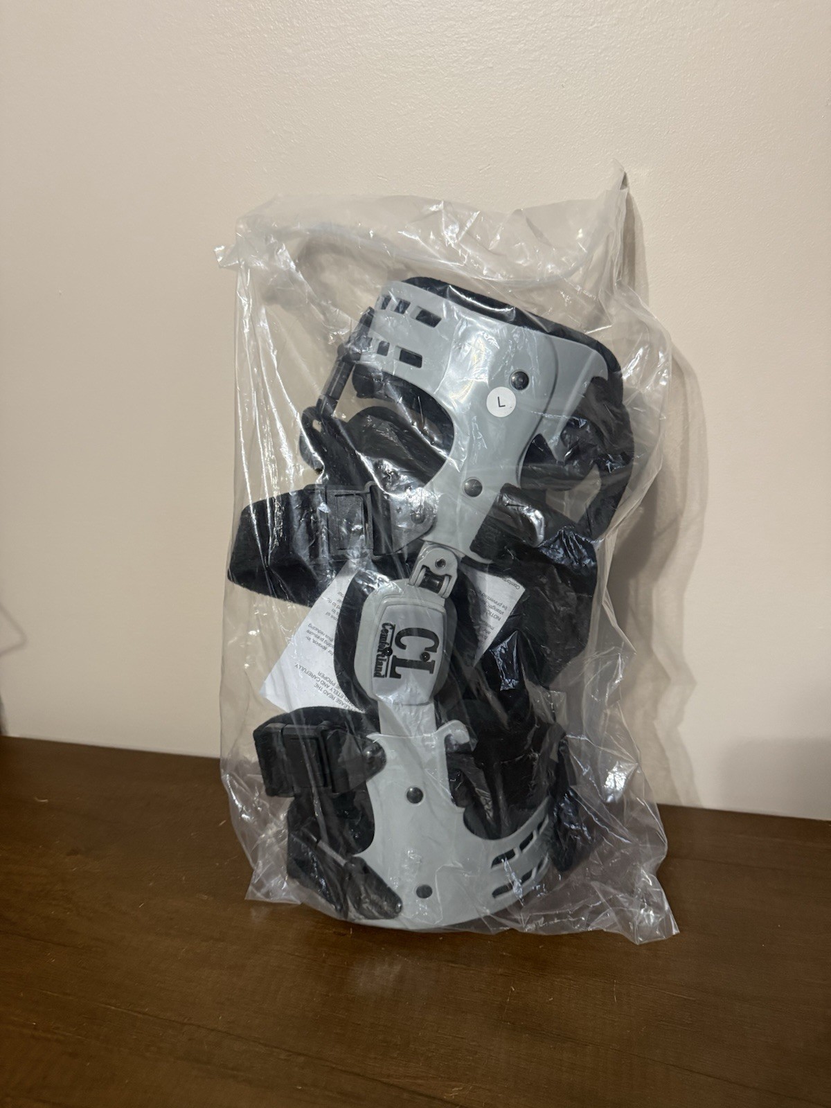 Comfortland Medical Universal Knee Brace *LEFT KNEE BRACE* OA-200-L, Grey