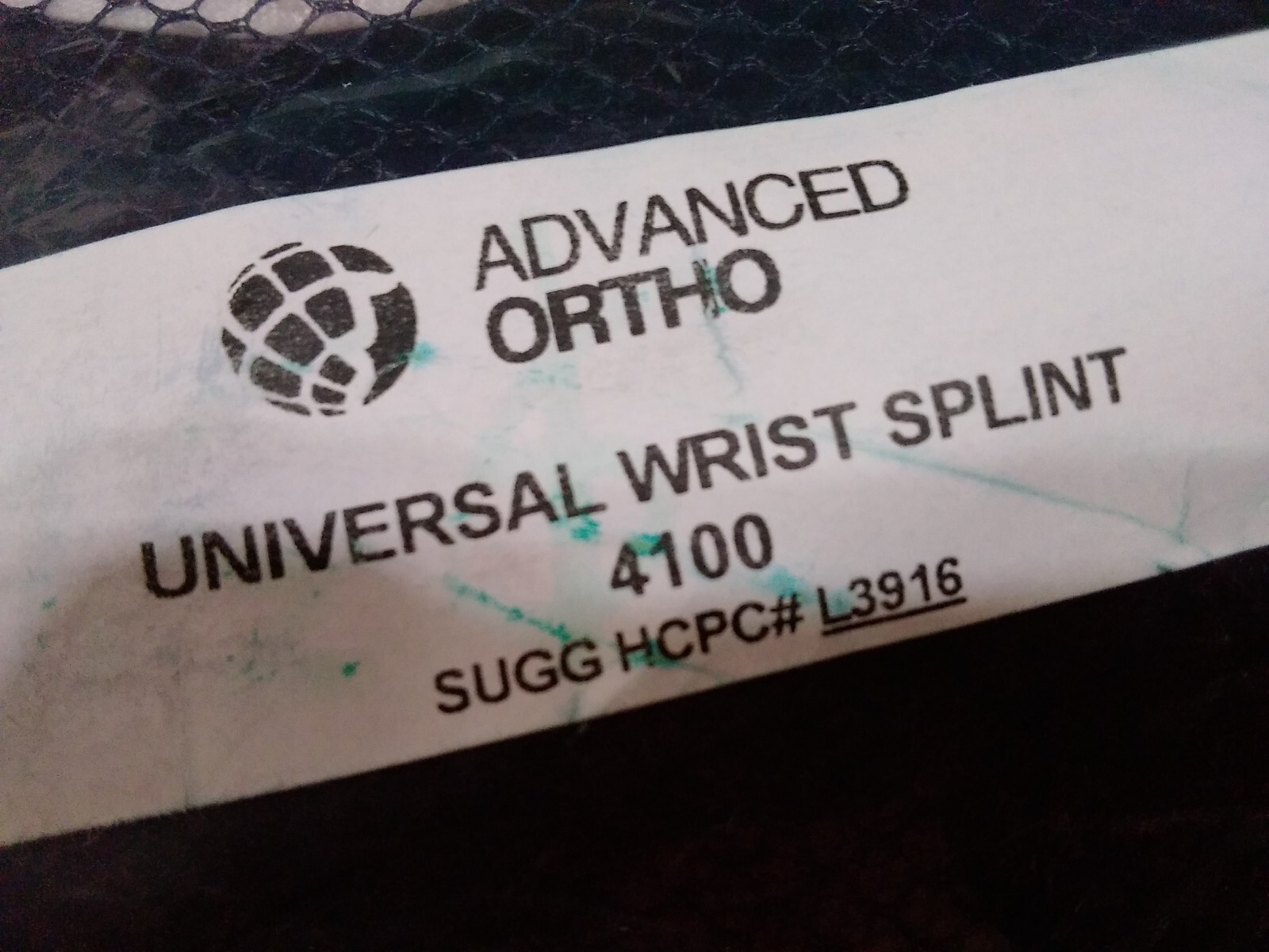 Advanced Ortho COMFY SPLINT Adjustable Universal Wrist splint 4100