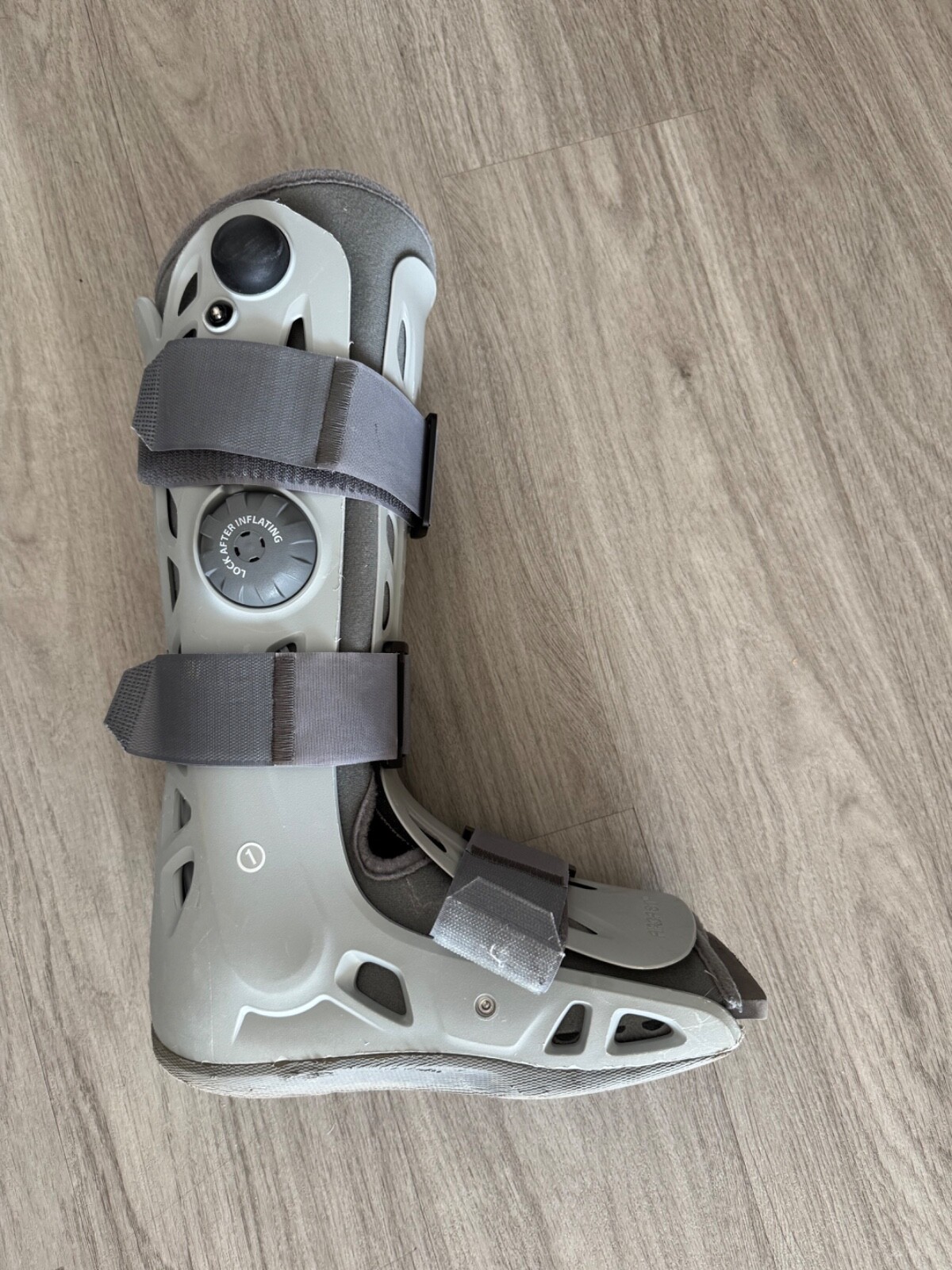 Aircast Standard Select Walking Boot/Cast DJO Medium Right