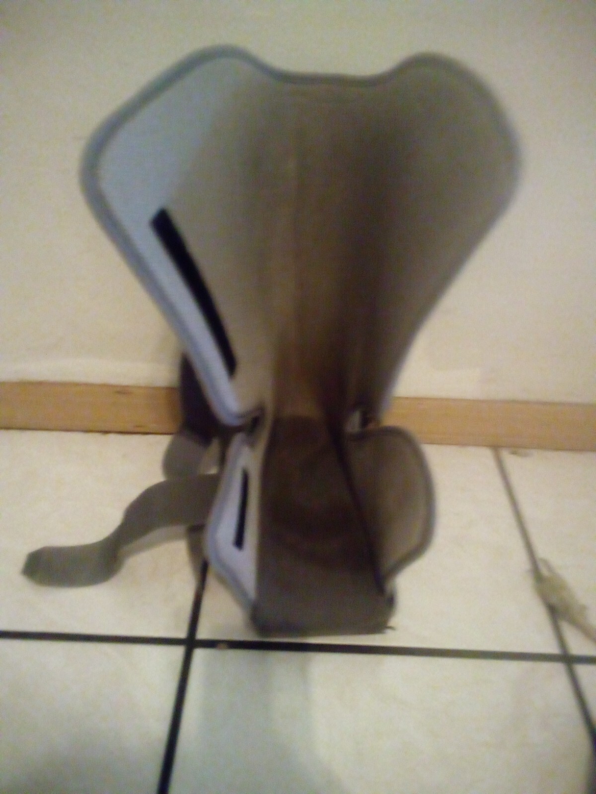 Medium Aircast Soft Strike Walker Brace/Walking Boot. Very Light Use