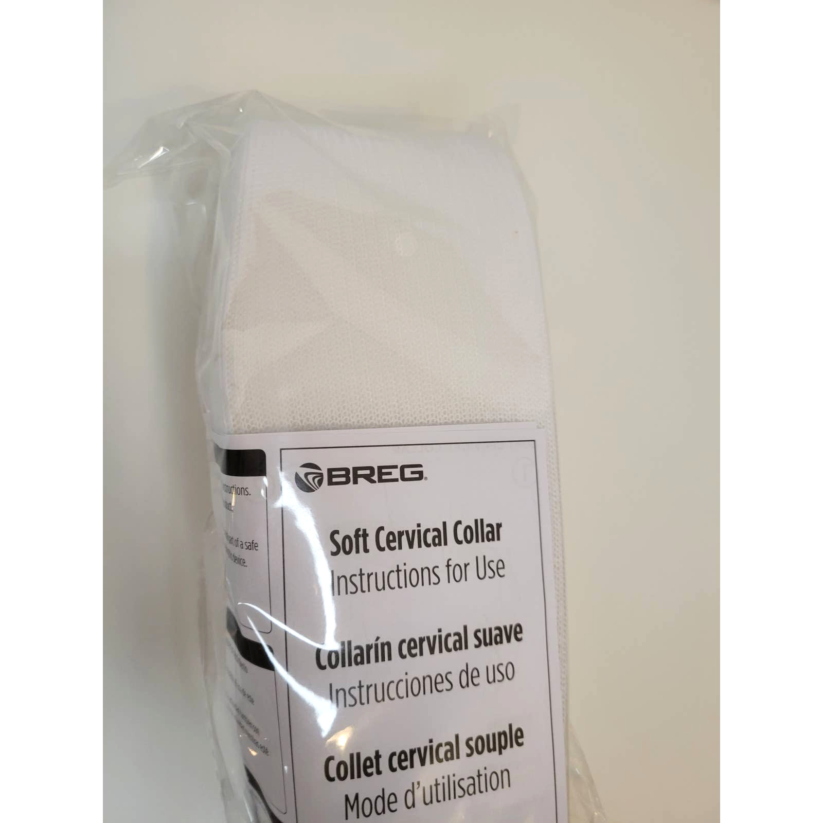 NIB Universal 3 Inch Cervical Soft Collar SA100130