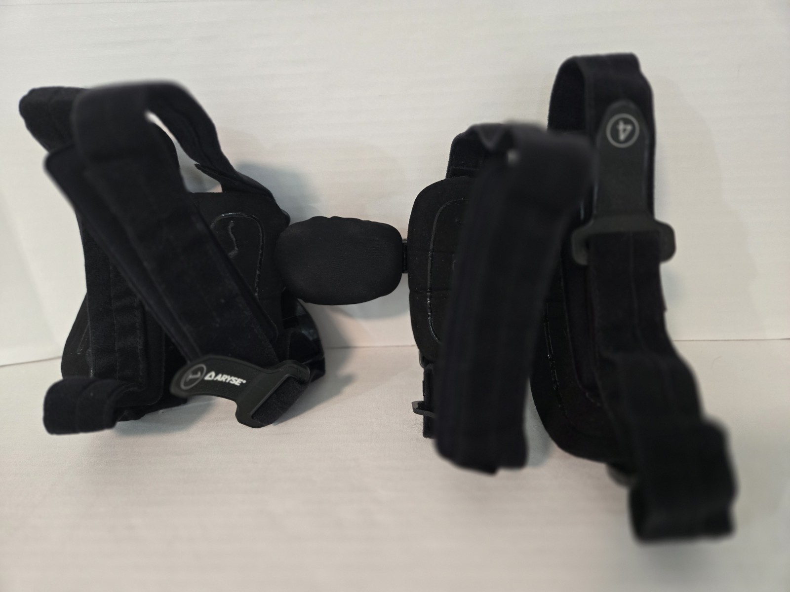 Aryse Universal Metforce OA Knee Brace w/Suspension Sleeve FREE SHIPPING