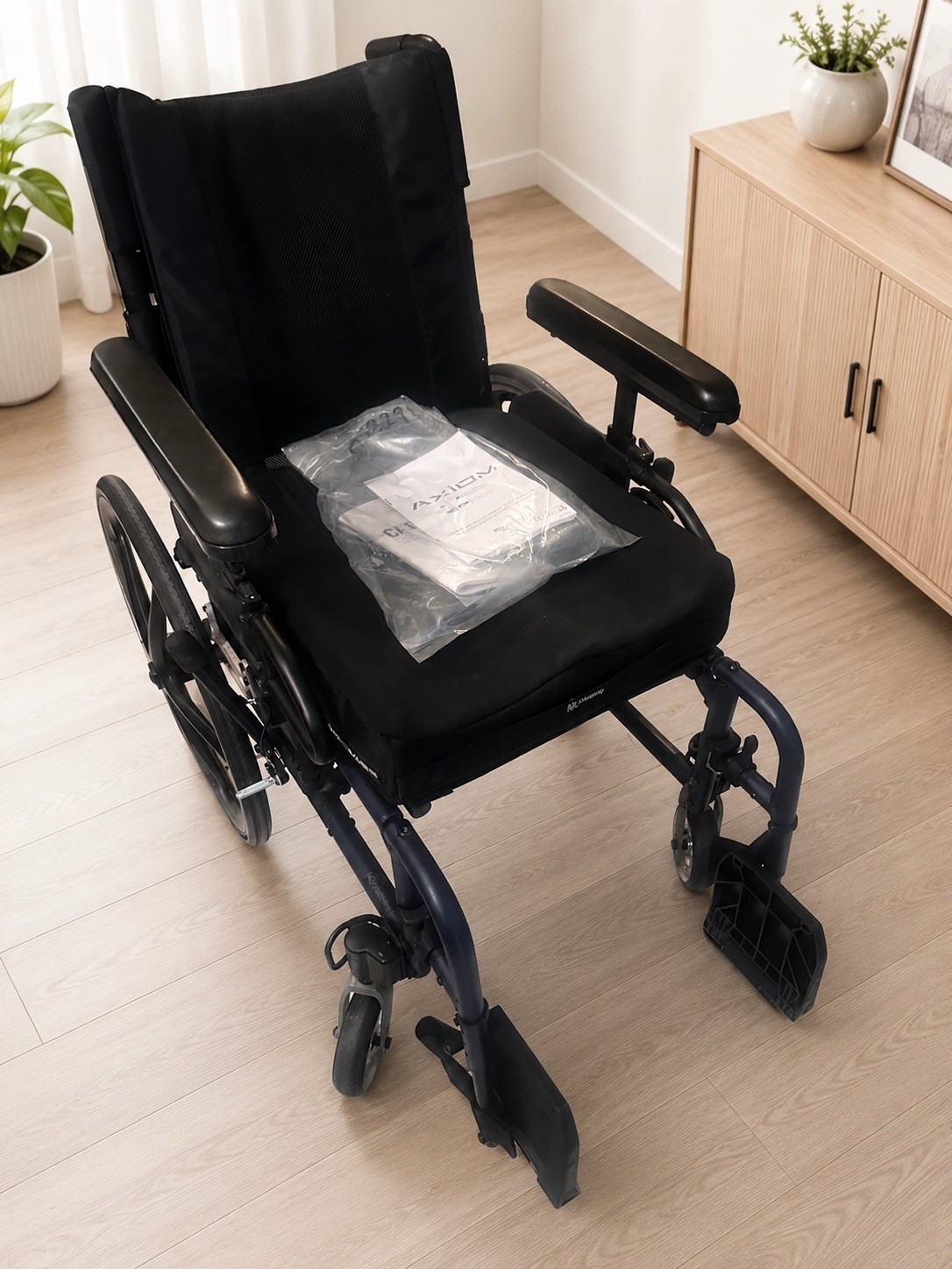 Catalyst 5 Wheel Chair Ultra Light Axiom SP Cushion & accessories .