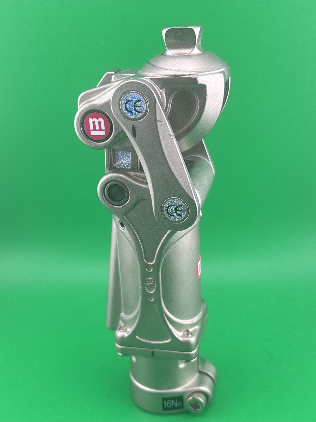 Medi Ossur OP2 Polycentric Pneumatic Prosthetic Knee.