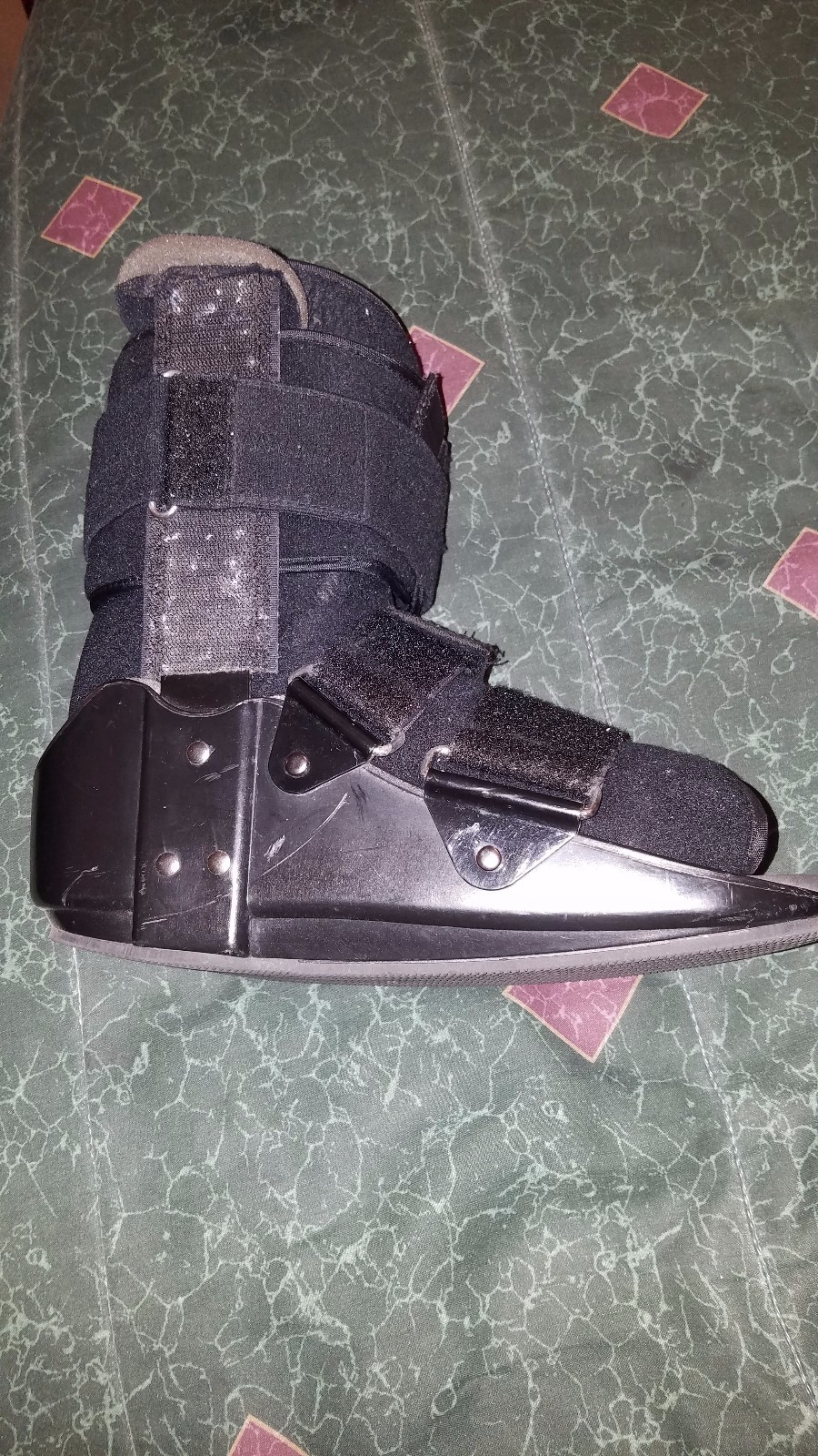Walking Boot (Men’s Medium)