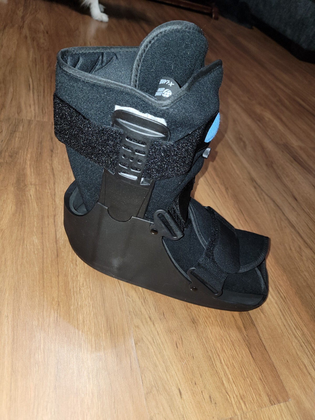 MEDIUM Advanced Orthopedics Low Profile Air Walker (Low Top) XL