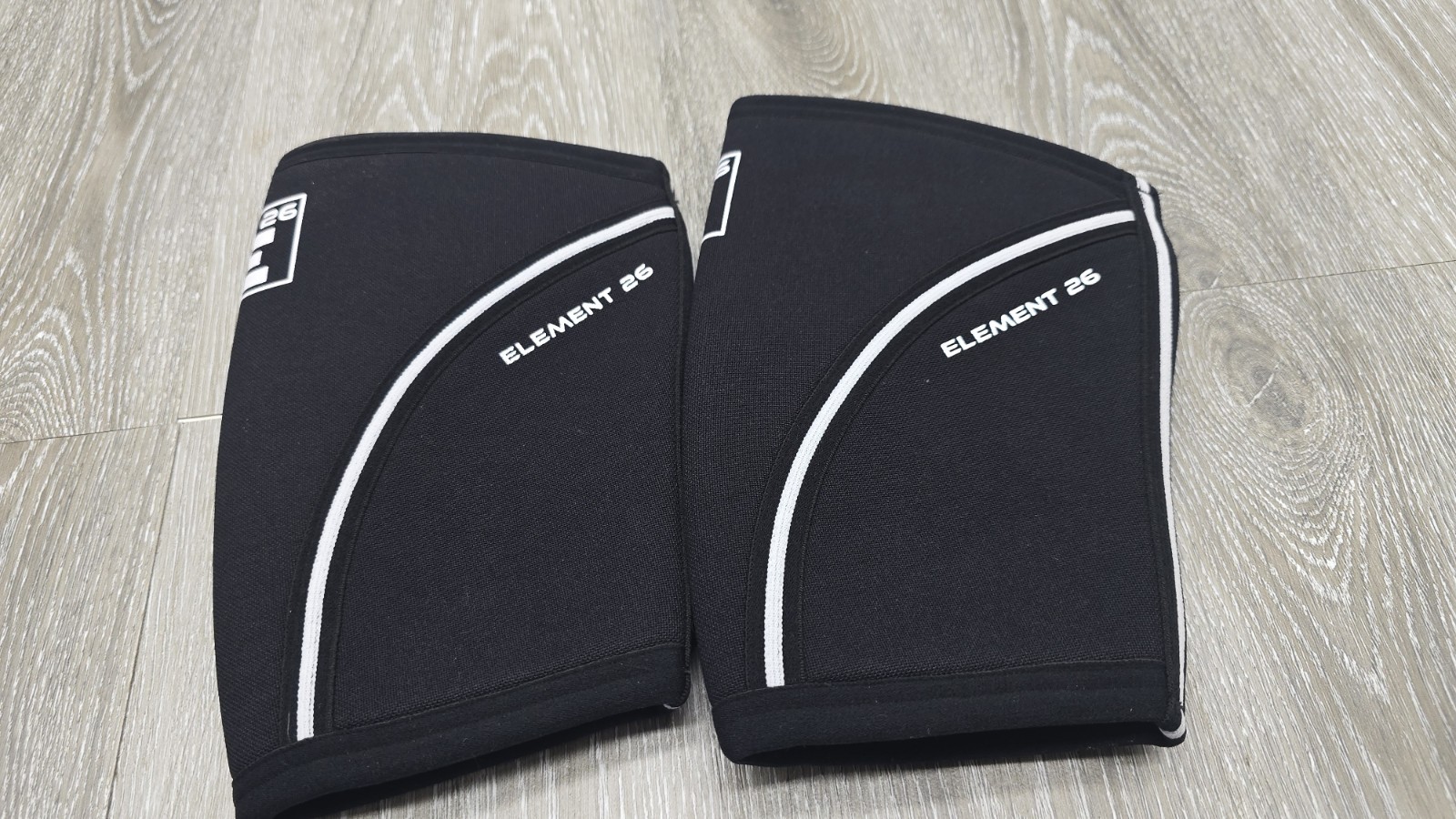 Elbow Sleeve Weightlifting – 1 Pair (5mm) Neoprene Elbow Sleeve Size S