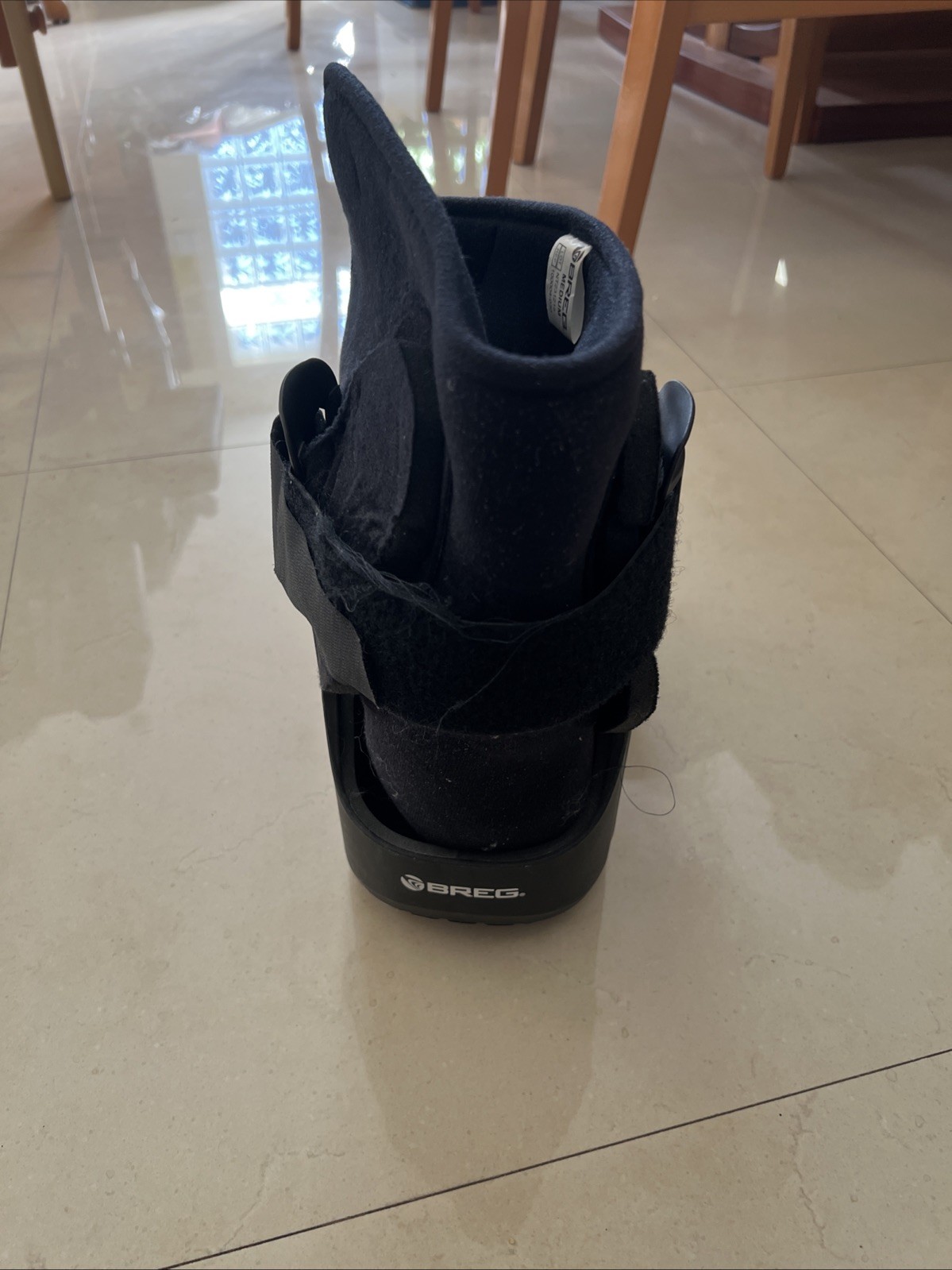 Breg Integrity Fracture Walker Air Short Boot Size Medium, 100004-030