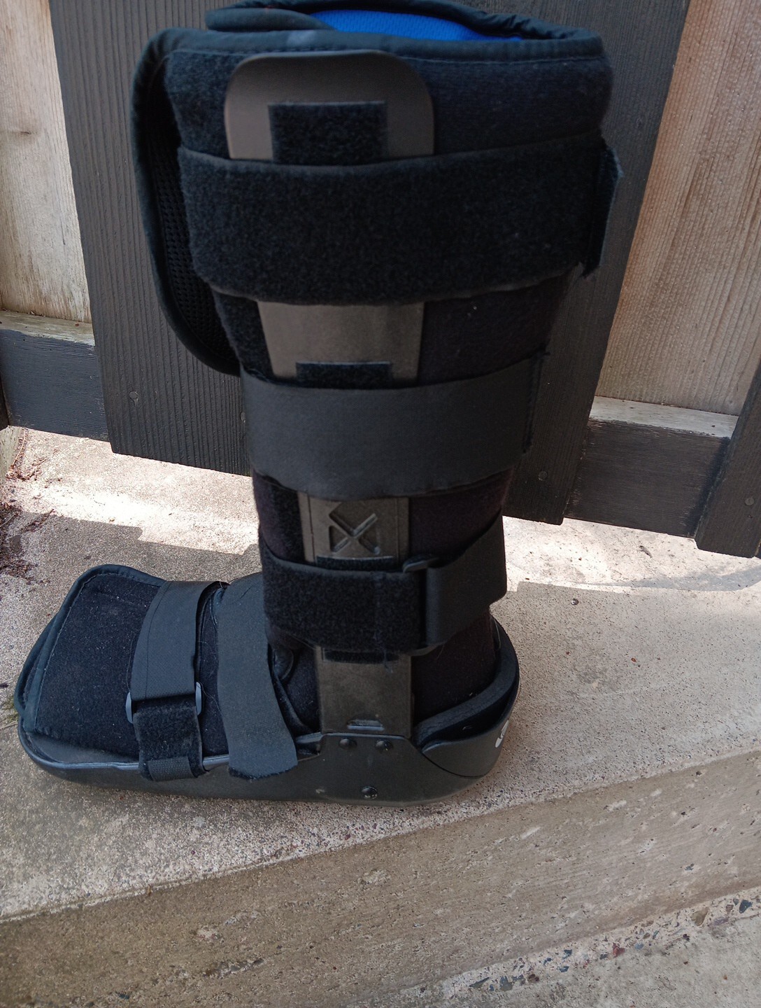 BREG Walking Boot Medical High Top Ankle Surgery Brace Sz Large Air Pump Lift