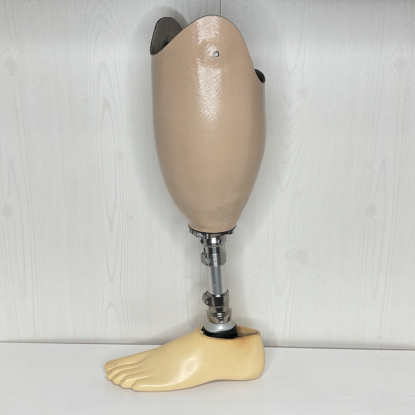 Bulldog STCA-1S LEFT Prosthetic Leg Below Knee w/ Endolite 25cm Foot