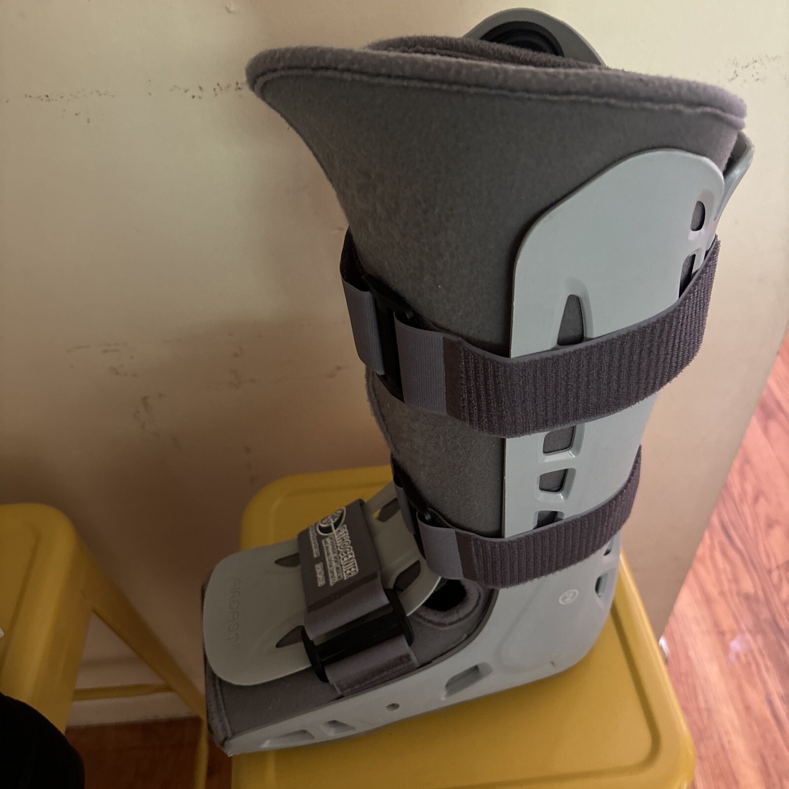 Aircast AirSelect Short Walker Brace / Walking Boot – Gray, Size: M- Right Leg