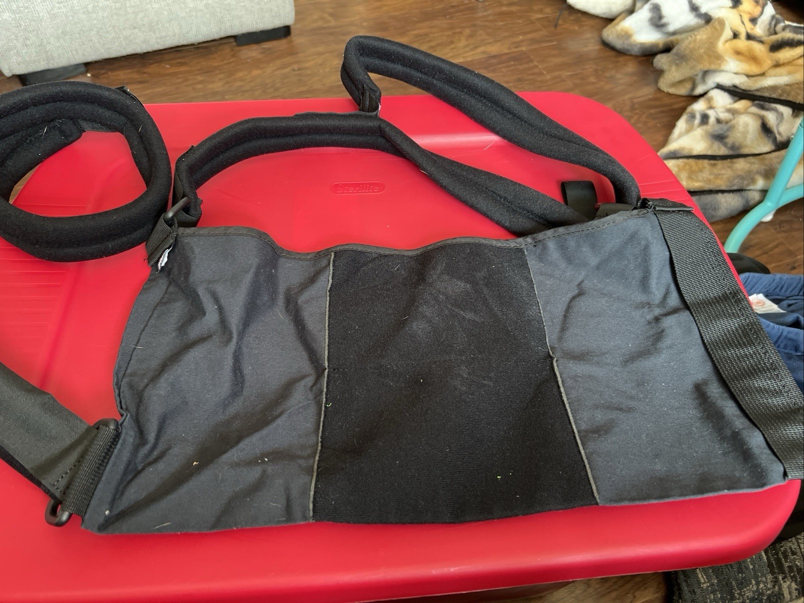 Breg Deluxe Shoulder Immobilizer Sling Universal VP20106-000