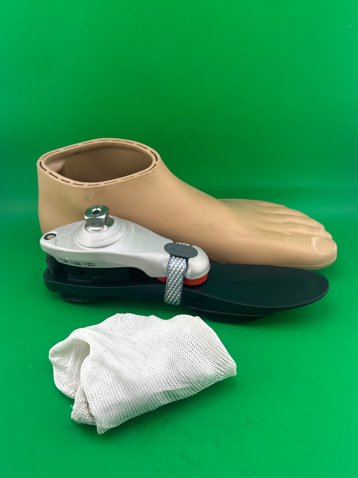 Ottobock Otto bock 1m10 prosthetic foot, size 26, category 1. Left