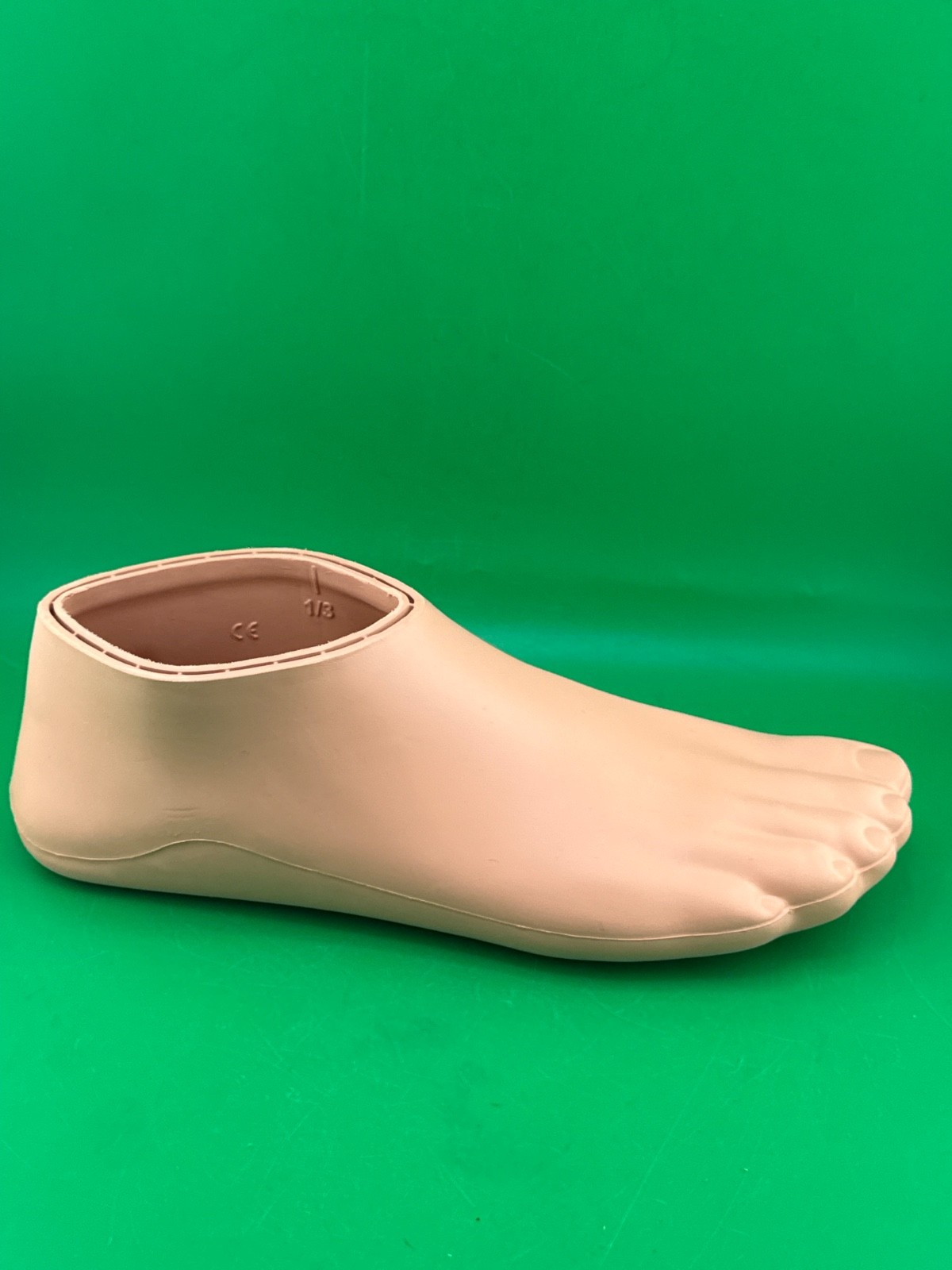 Ossur FSL size 28 prosthetic footshell foot shell. Right shell. Excellent cond