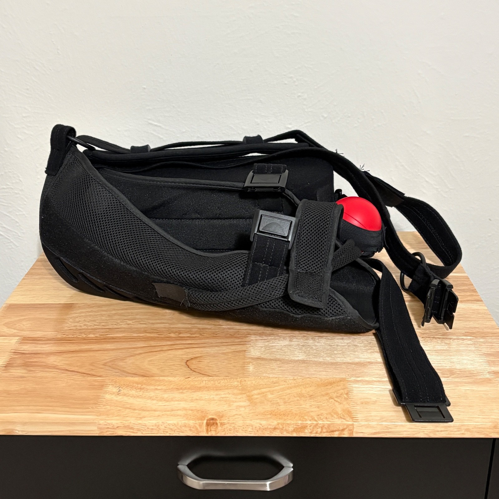 DonJoy Arm Sling UltraSling III for Right Arm Excellent Condition
