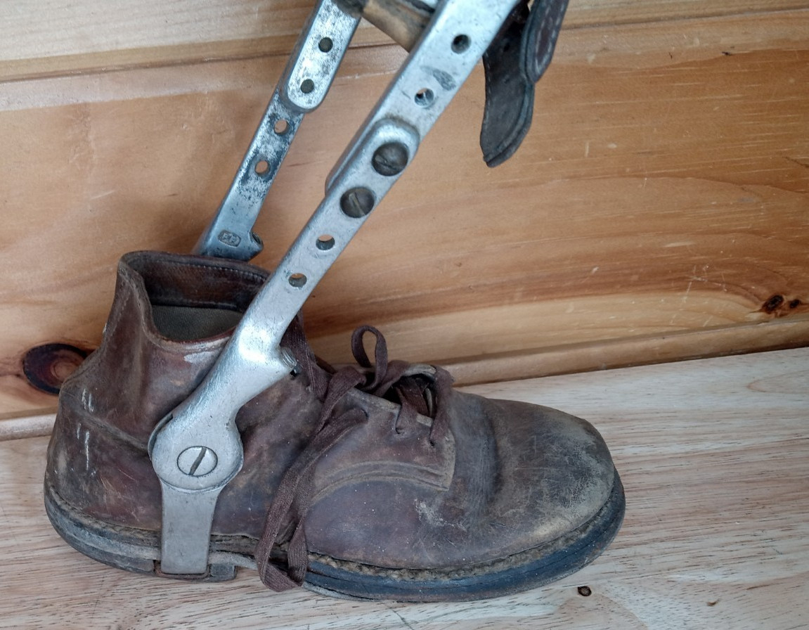 Vintage Child Leg Brace Orthopedic Shoe Metal Leather Polio Knee Support Rare