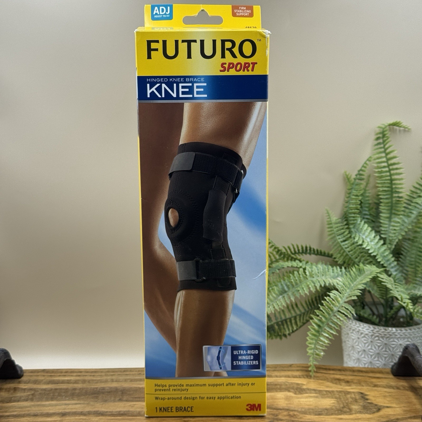 2010 Futuro Hinged Knee Support Brace Prevent Lateral Motion One Size Open Box