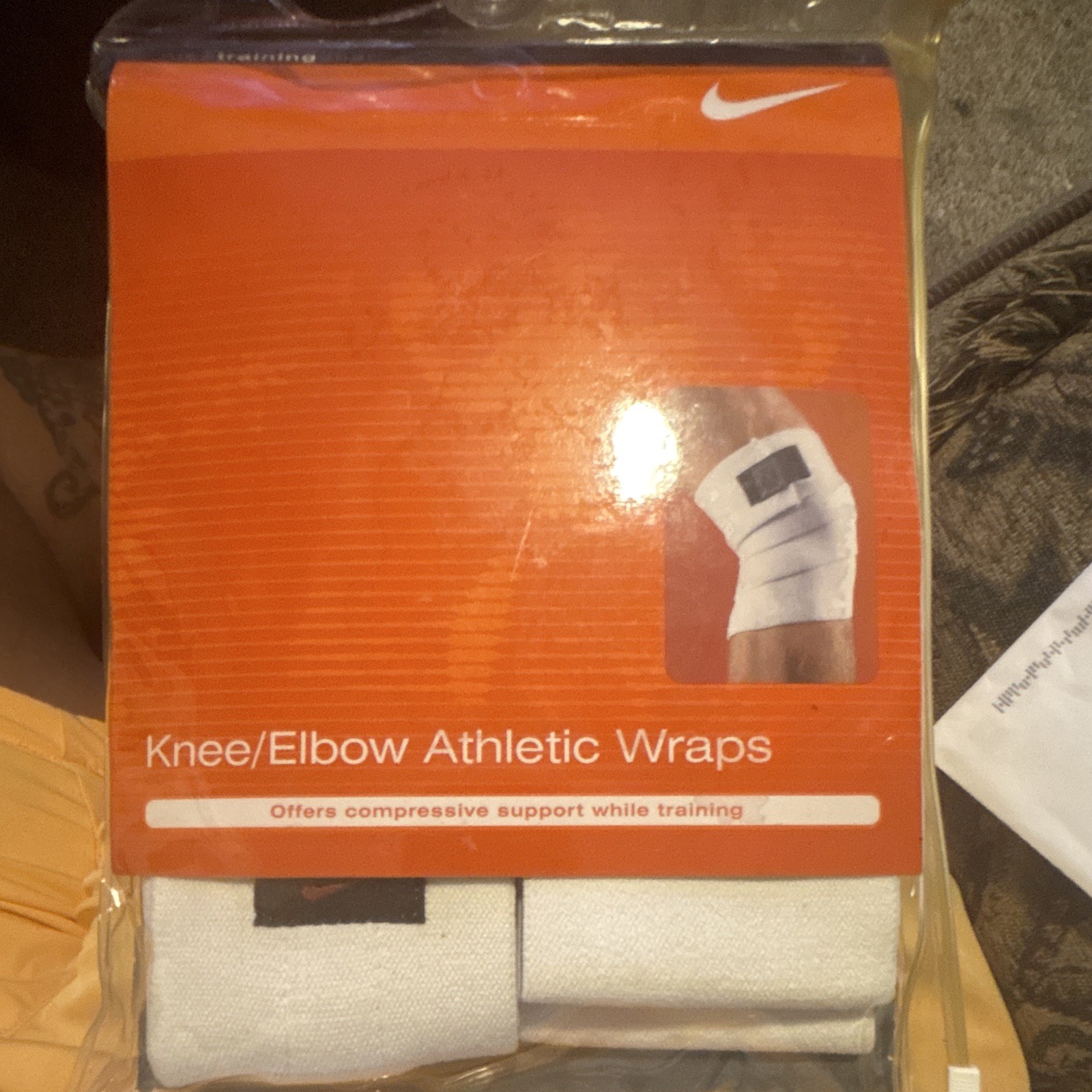 Nike Training Compression Support Wrap Knee/Elbow White/Black One Size FE0007