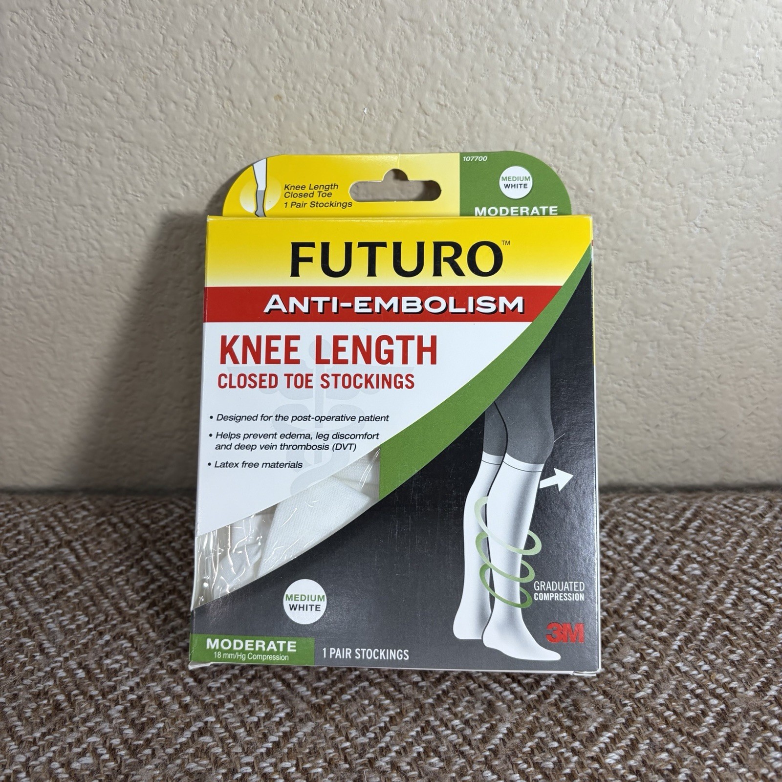 3M Futuro Anti-Embolism Knee Length Closed Toe Stockings Sz M White Moderate