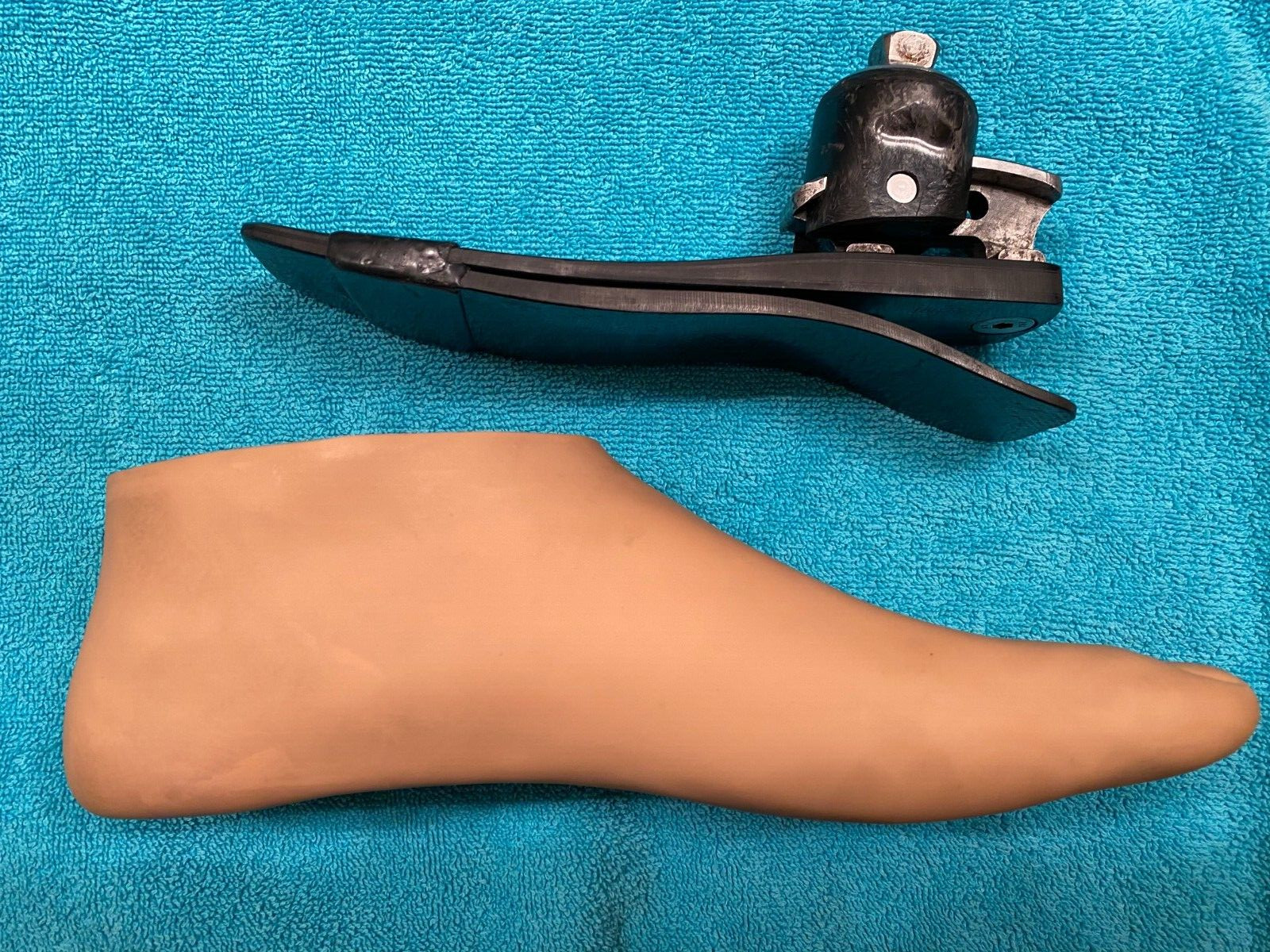 Freedom Innovations Ottobock Runway prosthetic foot left or RIGHT Size 26. Cat 4